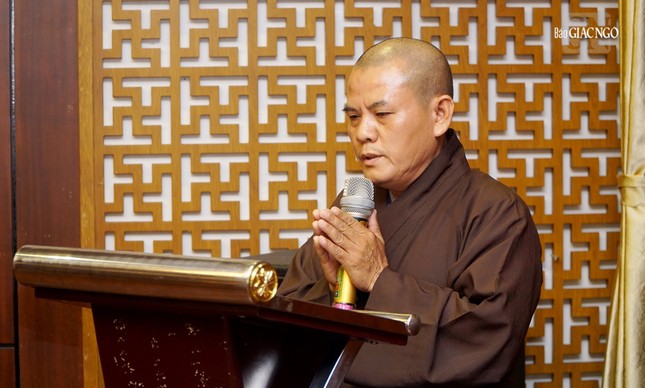 Đại đức Thích Thuần Tại trình báo cáo hoạt động Phật sự năm 2023