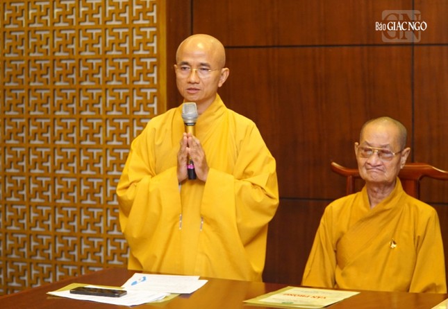 Thượng tọa Thích Thiện Quý thay mặt Ban Trị sự GHPGVN TP.HCM phát biểu chỉ đạo tại hội nghị
