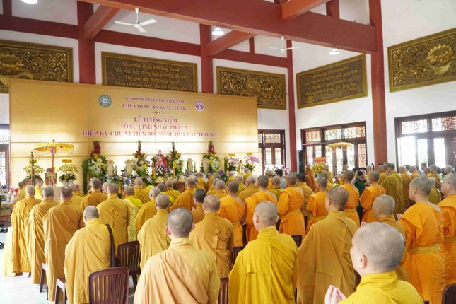 Thành kính tưởng niệm Tổ sư Linh Nhạc và hiệp kỵ chư vị tiền bối Tổ sư qua các thời kỳ