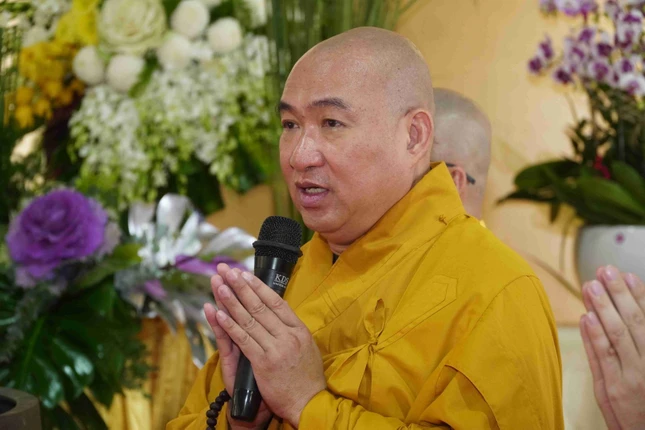 Thượng tọa Thích Phước Nguyên phát biểu cảm tạ
