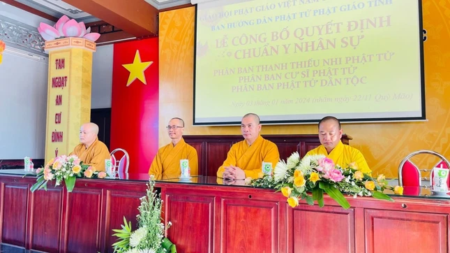 Chư tôn đức tham dự hội nghị