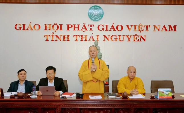 Thượng tọa Thích Nguyên Thành phát biểu tại hội nghị Thượng tọa Thích Nguyên Thành phát biểu tại hội nghị