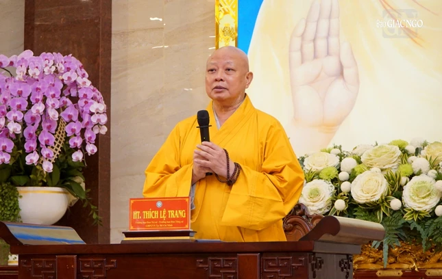 Hòa thượng Thích Lệ Trang phát biểu chỉ đạo tại hội nghị