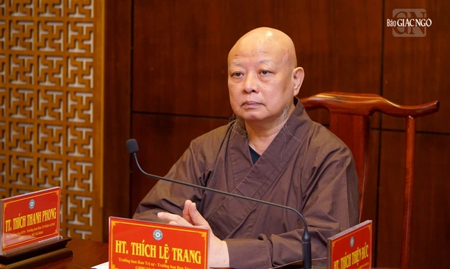 Hòa thượng Thích Lệ Trang chủ trì buổi họp của Ban Thường trực