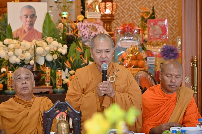 Hòa thượng Thích Thông Không ban đạo từ Hòa thượng Thích Thông Không ban đạo từ