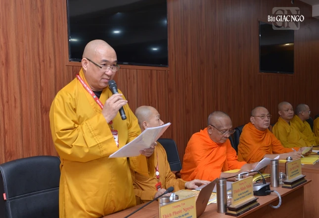Thượng tọa Thích Phước Nguyên trình dự thảo phương hướng hoạt động Phật sự năm 2024 của GHPGVN