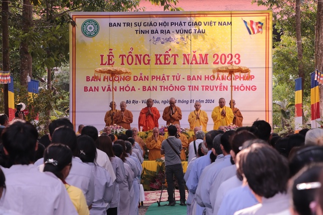 Chư tôn đức niệm Phật cầu gia hộ