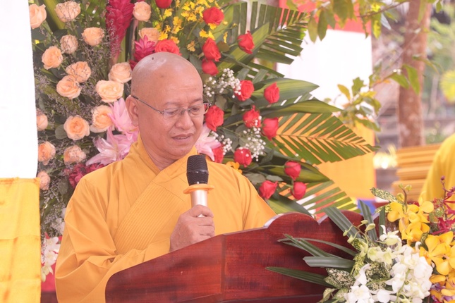 Thượng tọa Thích Trí Định phát biểu khai mạc