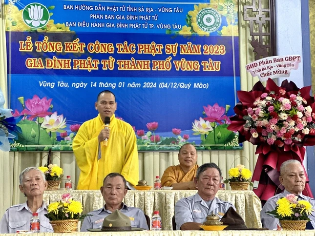 Thượng tọa Thích Thiện Thông sách tấn đến Ban Điều hành Gia đình Phật tử TP.Vũng Tàu