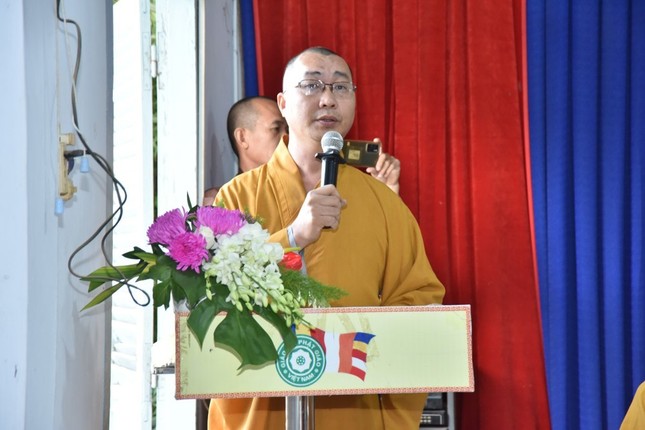 Đại đức Thích Pháp Quang báo cáo hoạt động Phật sự 2023