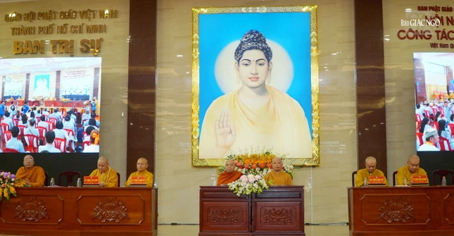 Chư tôn đức chứng minh, tham dự