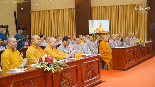 Chư tôn đức Tăng Ni, đại diện Cục An ninh nội địa - Bộ Công an tham dự