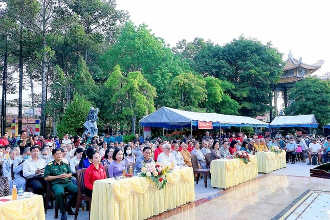 Lãnh đạo tỉnh, TP.Thủ Dầu Một tham dự