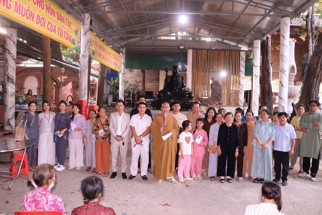 Thượng tọa Thích Vĩnh Tế chúc Tết đến bà con