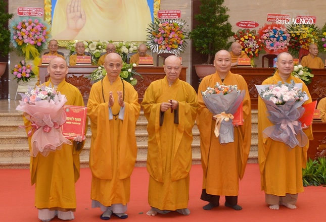 Chúc mừng các vị được điều chỉnh chức danh, suy cử bổ sung vào Ban Hoằng pháp