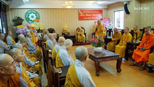 Thượng tọa Thích Phước Nguyên cảm ơn chư Ni Phân ban Ni giới T.Ư và TP.HCM Thượng tọa Thích Phước Nguyên cảm ơn chư Ni Phân ban Ni giới T.Ư và TP.HCM