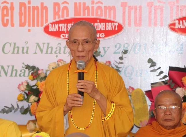 Hòa thượng Thích Huệ Trí ban đạo từ Hòa thượng Thích Huệ Trí ban đạo từ