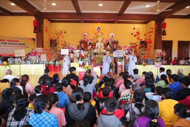 Phật tử vui mừng được chư Ni hướng dẫn tu học Phật tử vui mừng được chư Ni hướng dẫn tu học