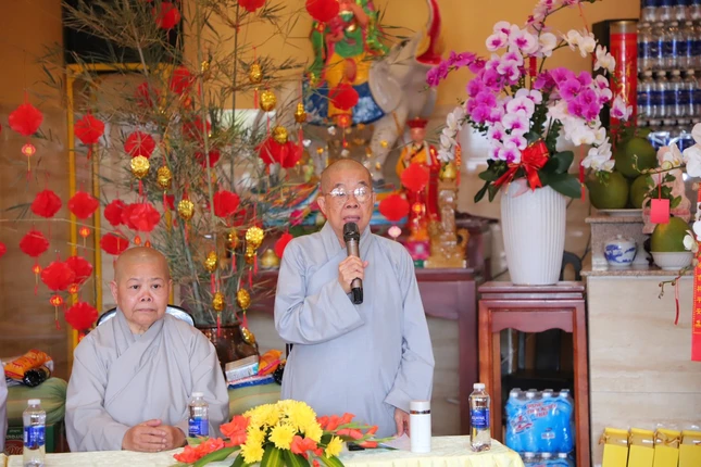 Ni trưởng Thích nữ Nhật Khương có lời động viên và chúc Tết đến bà con Ni trưởng Thích nữ Nhật Khương có lời động viên và chúc Tết đến bà con