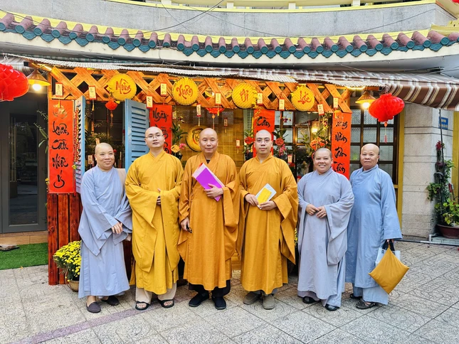 Tại chùa Từ Nghiêm