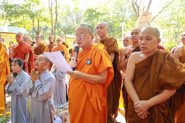 Hòa thượng Thích Bửu Chánh phát biểu khai mạc khóa thiền vipassana Hòa thượng Thích Bửu Chánh phát biểu khai mạc khóa thiền vipassana