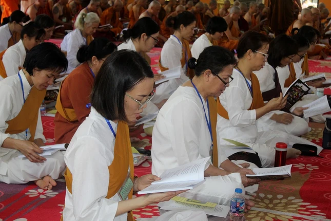 Trì tụng kinh trong ngày đầu năm mới