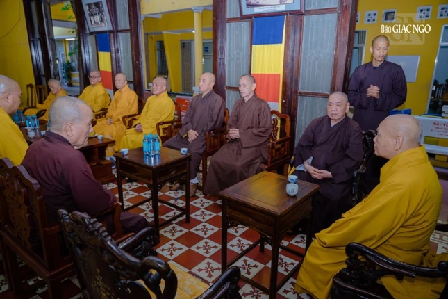 Họp khẩn phân công, thảo luận công tác Ban Tổ chức lễ tang