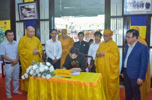 Phái đoàn lãnh đạo Đảng, Chính phủ và các cơ quan viếng tang Trưởng lão Hòa thượng Thích Hiển Tu ngày 14-2024