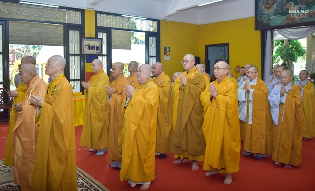 Thành kính đảnh lễ Giác linh Trưởng lão Hòa thượng