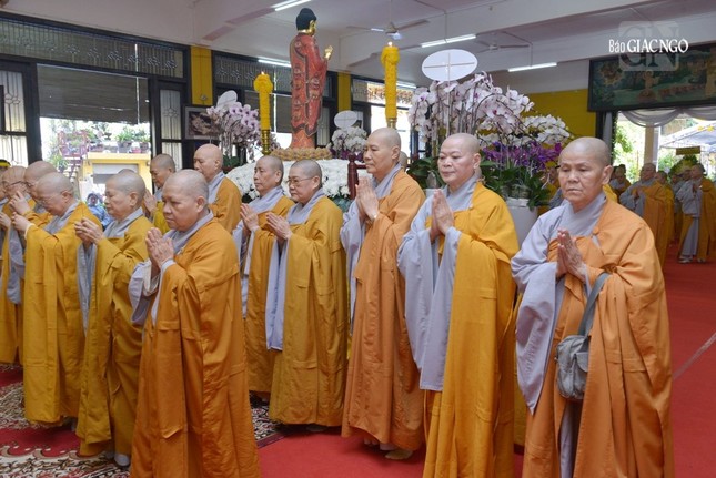 ... Cầu nguyện Giác linh Trưởng lão Hòa thượng cao đăng thượng phẩm ... Cầu nguyện Giác linh Trưởng lão Hòa thượng cao đăng thượng phẩm