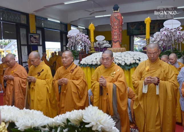 Đoàn Cựu Tăng sinh khóa I - Trường Cơ bản Phật học Vĩnh Nghiêm Đoàn Cựu Tăng sinh khóa I - Trường Cơ bản Phật học Vĩnh Nghiêm