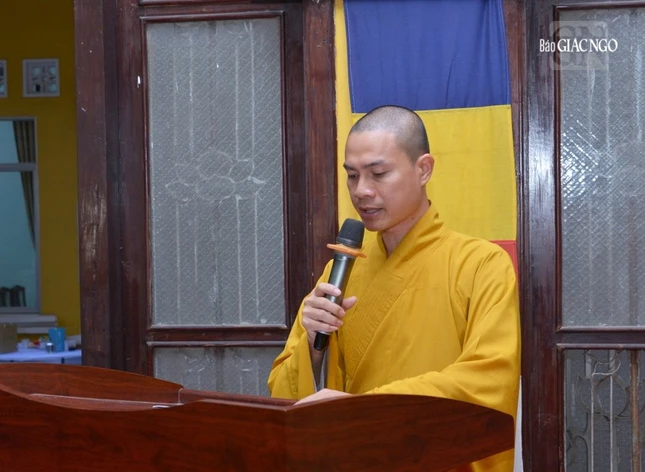 Đại đức Thích Tuệ Nhật, dẫn chương trình tang lễ ngày thứ hai, 14-2