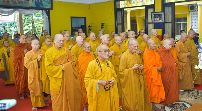 Thành kính dâng nén tâm hương tưởng niệm