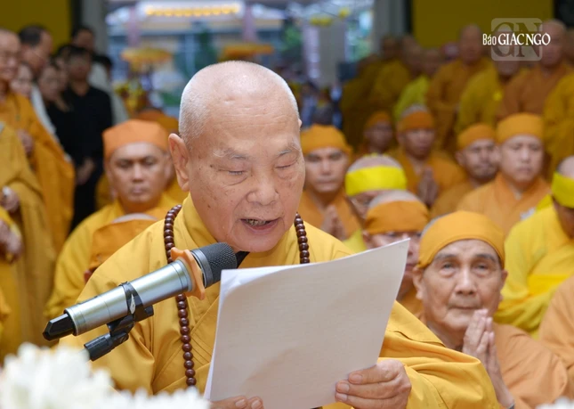 Trưởng lão Hòa thượng Thích Thiện Nhơn dâng lời tưởng niệm của T.Ư GHPGVN