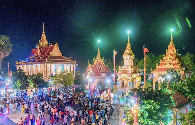 Quang cảnh chùa Xiêm Cán