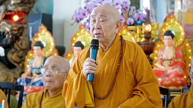 Trưởng lão Hòa thượng Thích Như Tín ban đạo từ