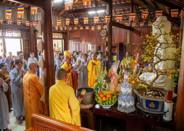 Cầu nguyện bình an trong năm mới