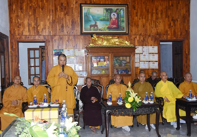 Thượng tọa Thích Pháp Châu - Trưởng ban Trị sự Phật giáo Q.Ngũ Hành Sơn sách tấn Tăng Ni sinh cố gắng tu học Thượng tọa Thích Pháp Châu - Trưởng ban Trị sự Phật giáo Q.Ngũ Hành Sơn sách tấn Tăng Ni sinh cố gắng tu học