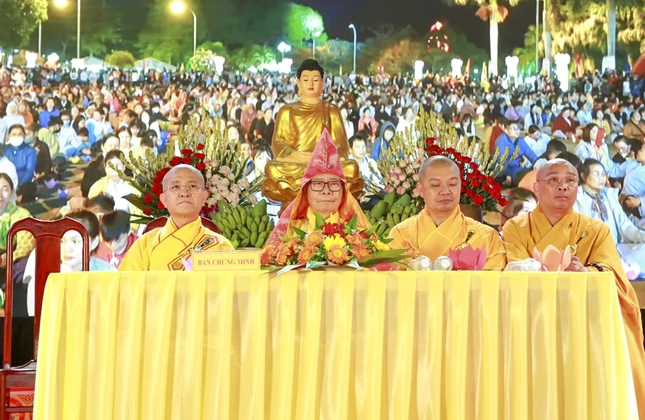 Chư tôn đức chứng minh, tham dự