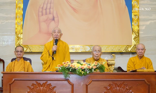 Trưởng lão Hòa thượng Thích Như Tín ban đạo từ