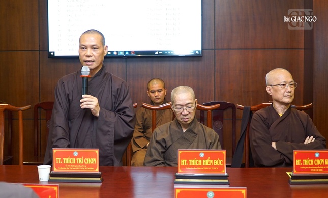 Thượng tọa Thích Trí Chơn, Trưởng ban Văn hóa báo cáo và đề xuất các hoạt động của Ban Văn hóa