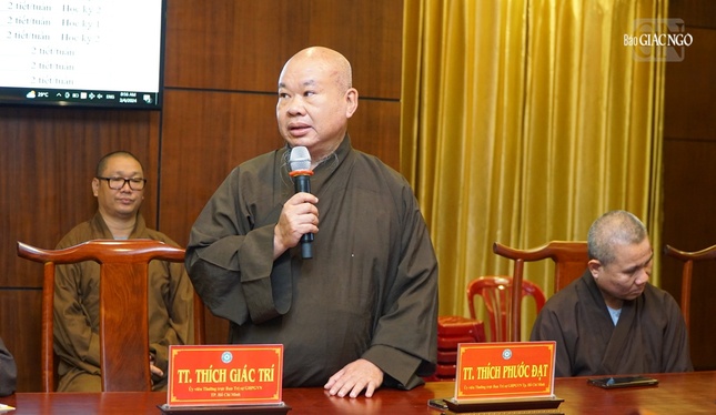 Thượng tọa Thích Phước Đạt, Ủy viên Thường trực Ban Trị sự đóng góp ý kiến liên quan về Dự án mở Trưởng Sơ - Trung cấp nội trú TP.HCM