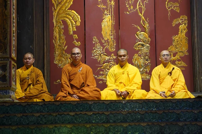 Chư Tăng tham dự