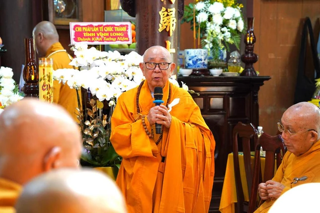 Trưởng lão Hòa thượng Thích Như Tín ban đạo từ Trưởng lão Hòa thượng Thích Như Tín ban đạo từ