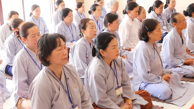 Phật tử trong thời khóa tọa thiền