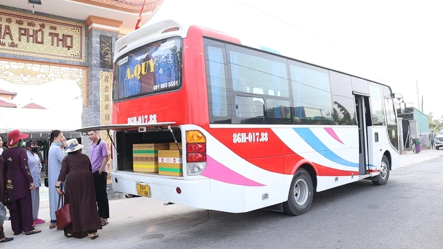 Chuyến xe 0 đồng hỗ trợ Phật tử về đạo tràng tu tập
