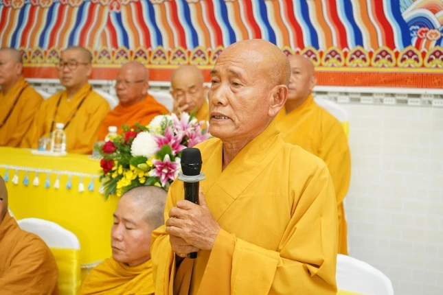 Hòa thượng Thích Trí Viên, tiền nhiệm trụ trì chùa Phú Khánh có lời huấn từ đến với Sư cô Thích nữ An Thảo