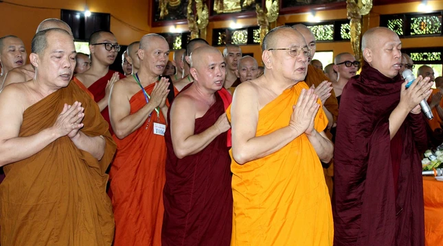 Thiền sư Kovida và chư tôn đức tại lễ khai mạc