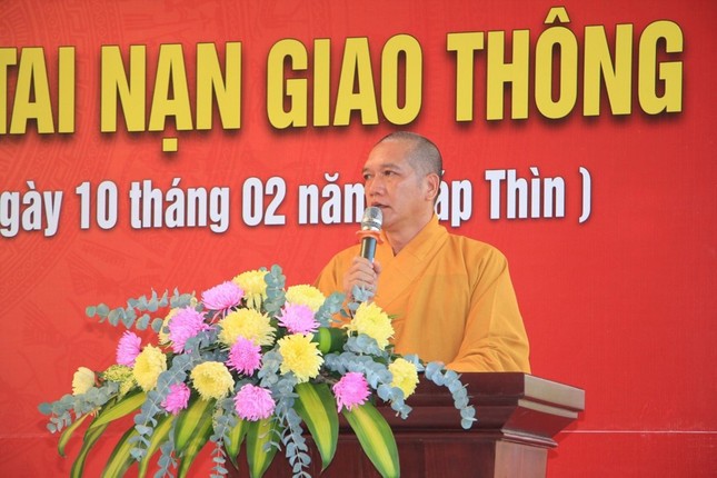 Thượng tọa Thích Chơn Lý phát biểu tại buổi lễ