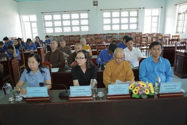 Đại biểu tham dự buổi ký kết